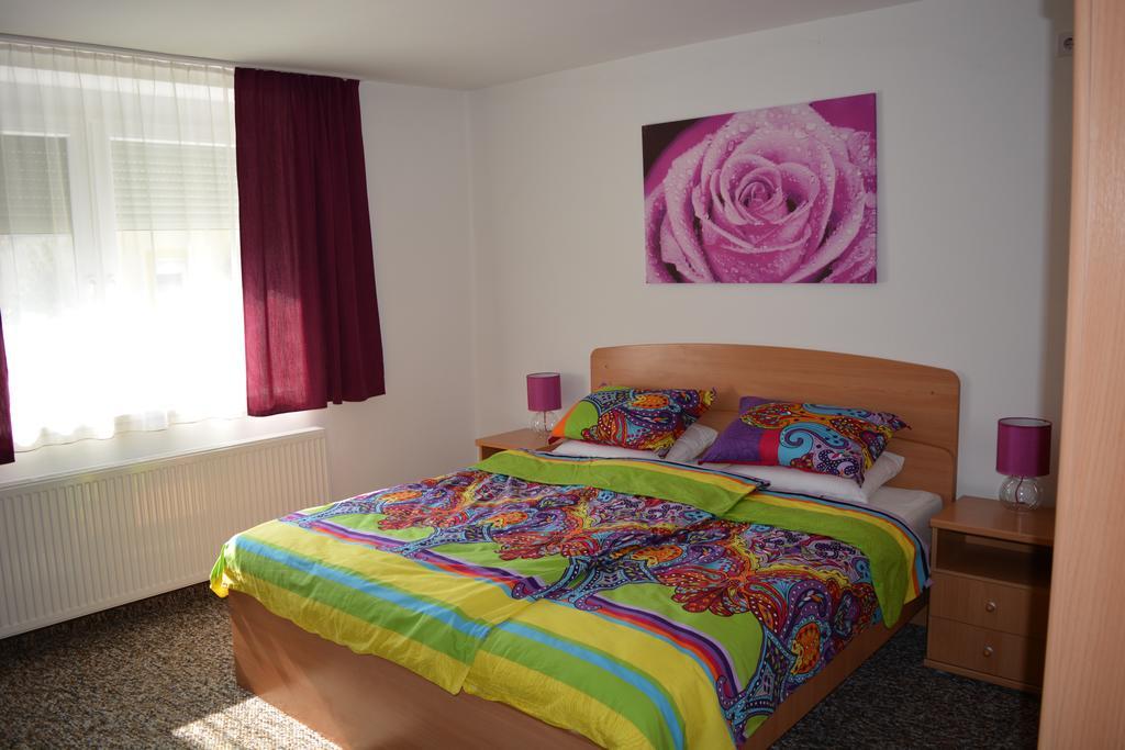 Salve Apartment Heviz Bagian luar foto
