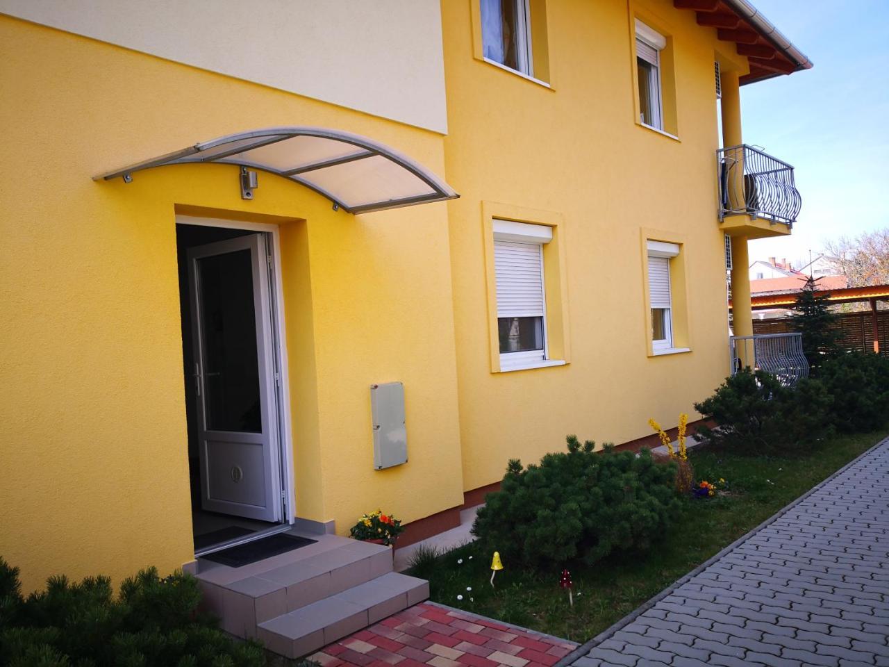 Salve Apartment Heviz Bagian luar foto